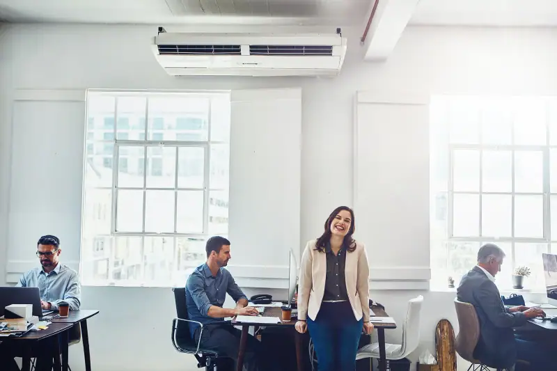 Sistema de climatização comercial em Brasília mantido conforme o PMOC exigido por lei